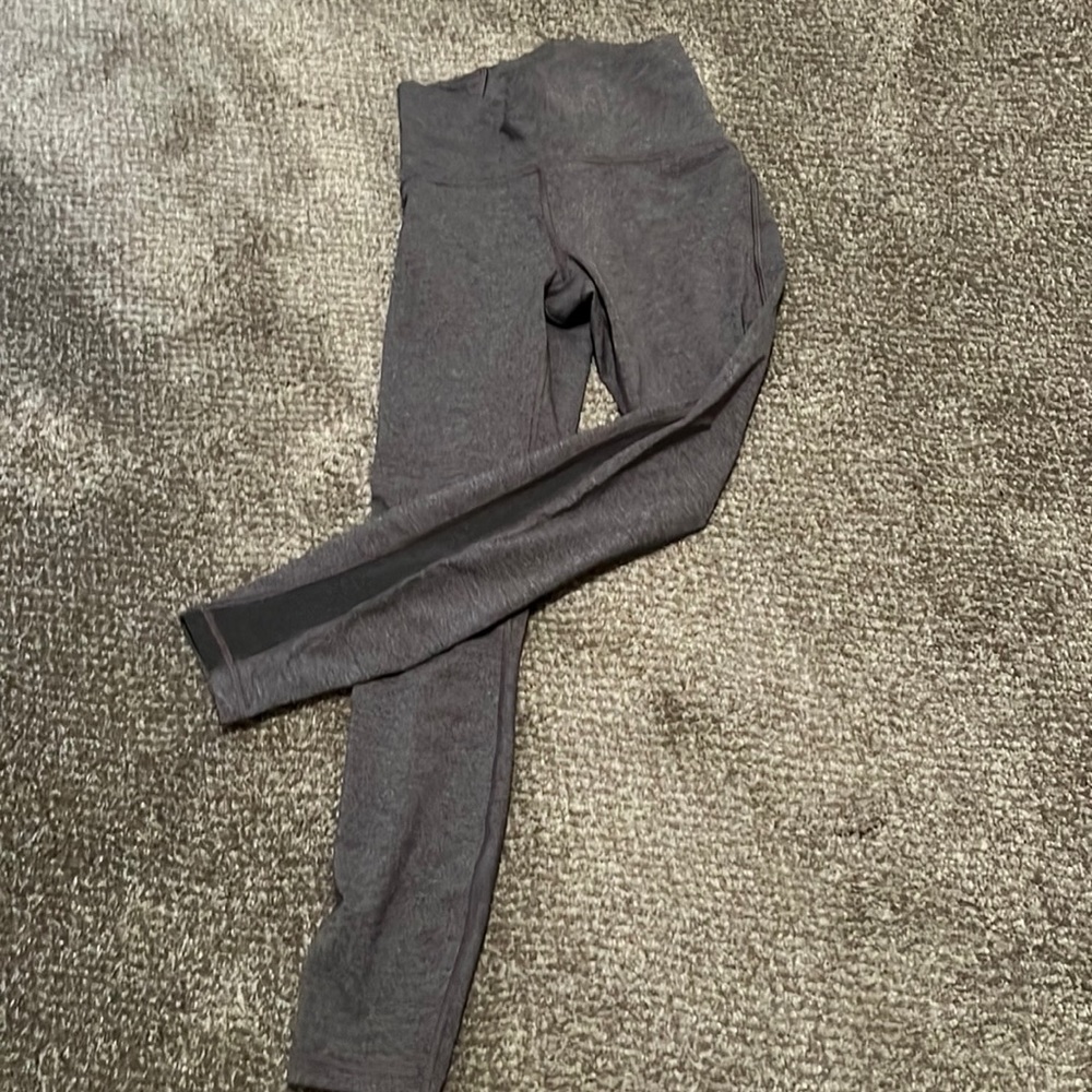 Lululemon size 4 leggings.